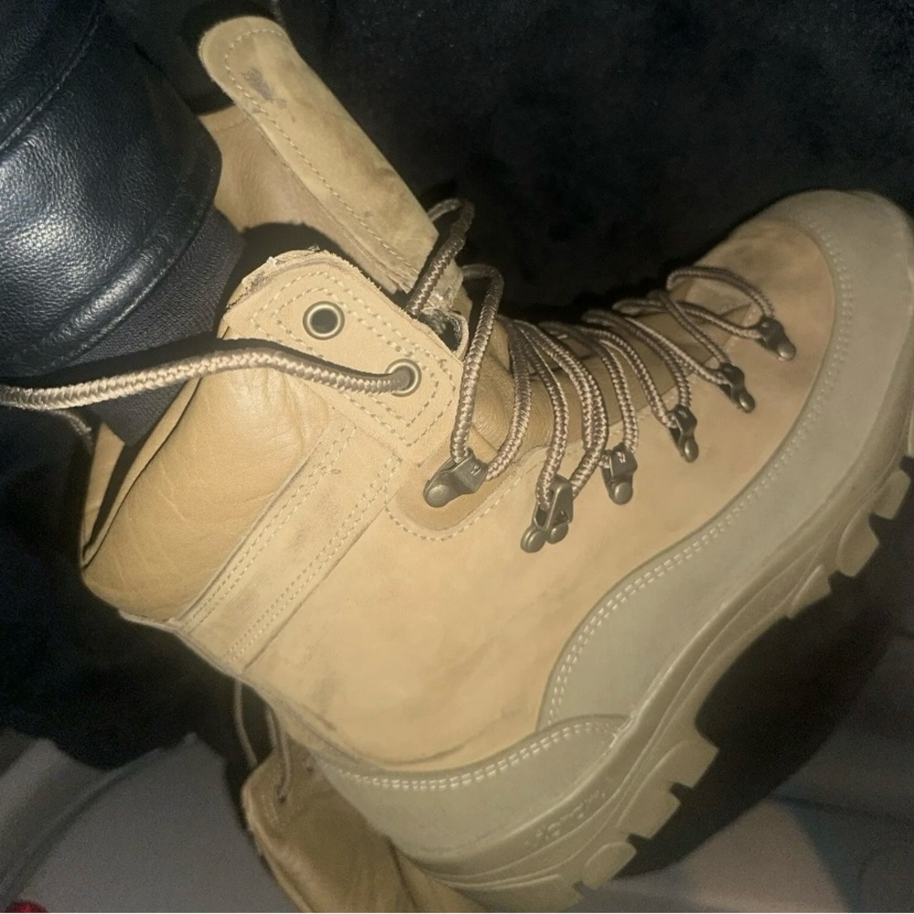 Vibrant- women hiking boot